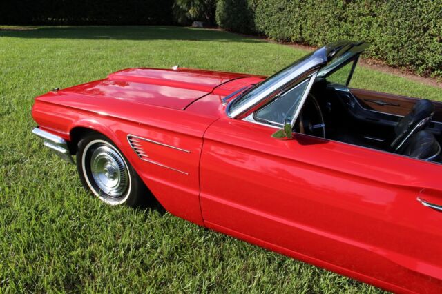 Ford Thunderbird 1965 image number 30