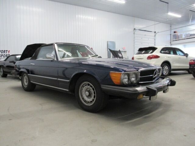 Mercedes-Benz SL-Class 1975 image number 42