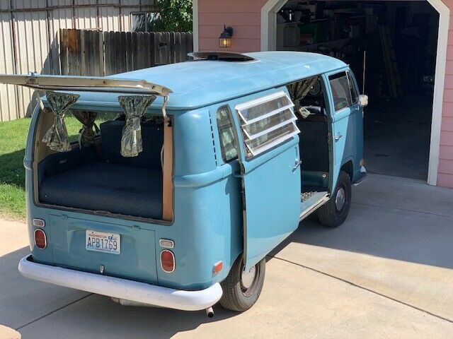 Volkswagen Bus/Vanagon 1971 image number 19