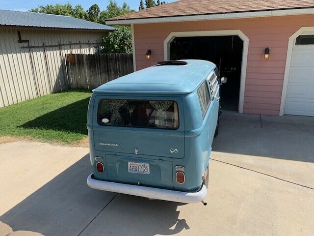 Volkswagen Bus/Vanagon 1971 image number 41