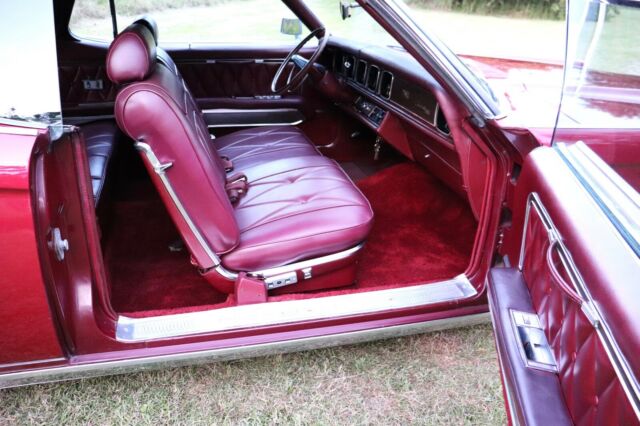 Lincoln Continental 1969 image number 16