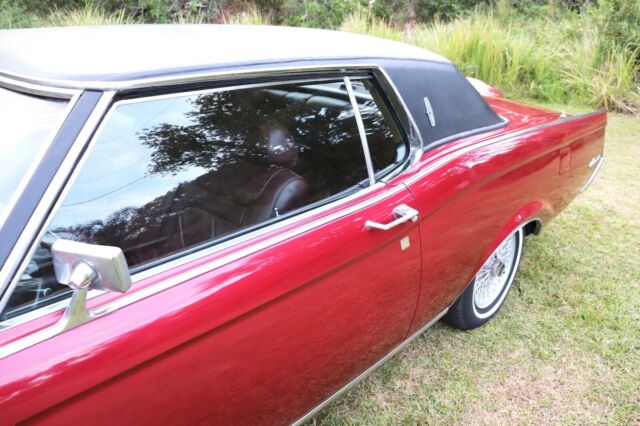 Lincoln Continental 1969 image number 33