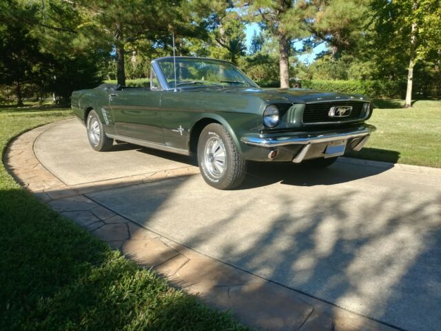 Ford Mustang 1966 image number 24