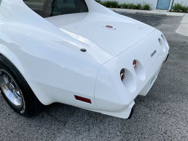 Chevrolet Corvette 1976 image number 36