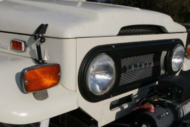 Toyota FJ-40 Landcruiser 4x4 1972 image number 10