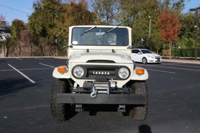 Toyota FJ-40 Landcruiser 4x4 1972 image number 28