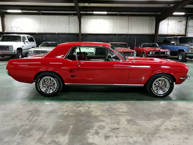 Ford Mustang 1967 image number 29