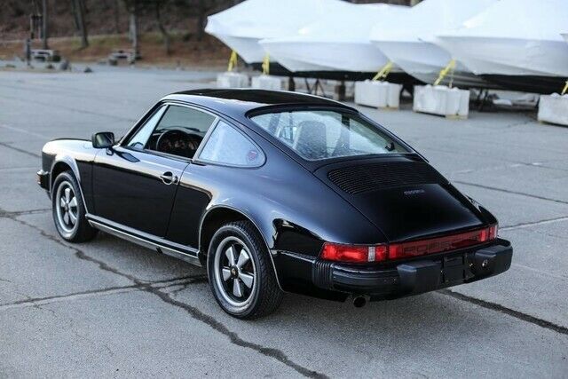 Porsche 911 1976 image number 32