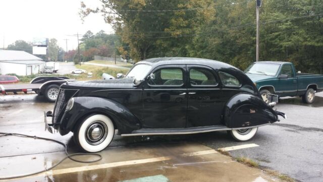 Lincoln Zephyr 1936 image number 0