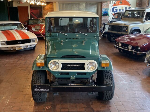 Toyota FJ Cruiser 1975 image number 24