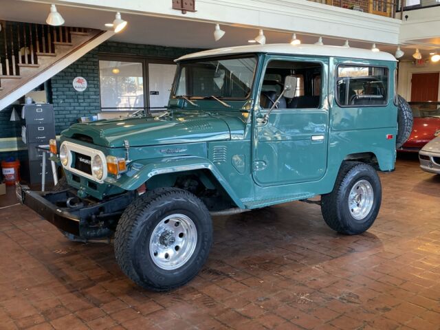 Toyota FJ Cruiser 1975 image number 27