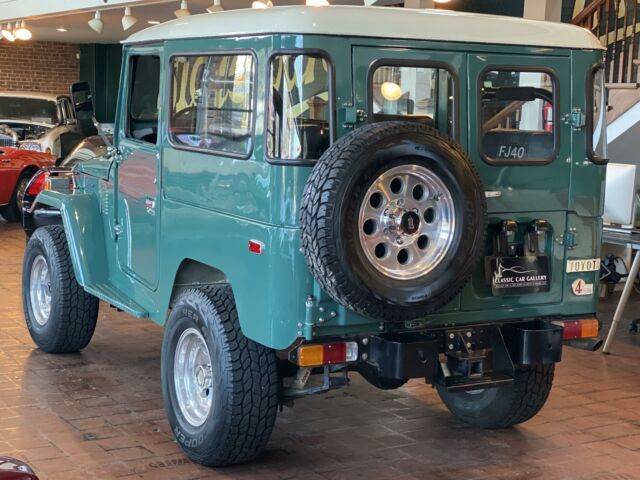 Toyota FJ Cruiser 1975 image number 5