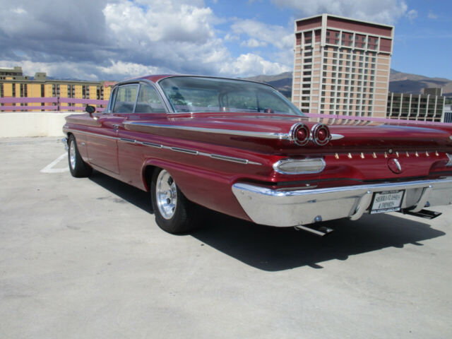 Pontiac Bonneville 1960 image number 4