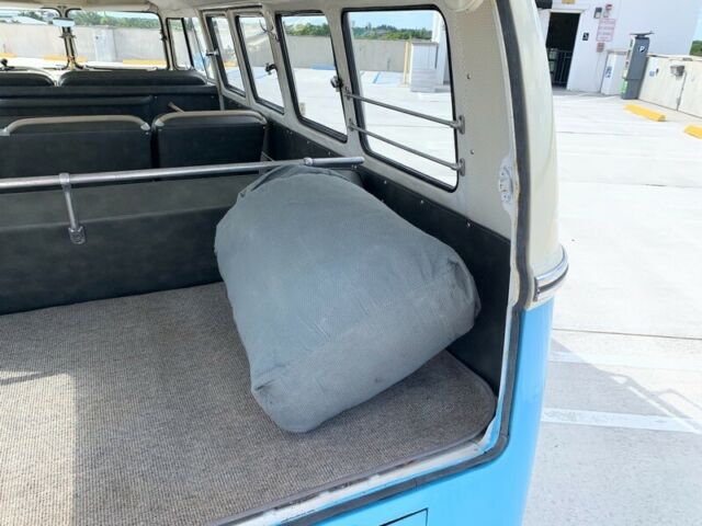 Volkswagen Bus/Vanagon 1965 image number 22