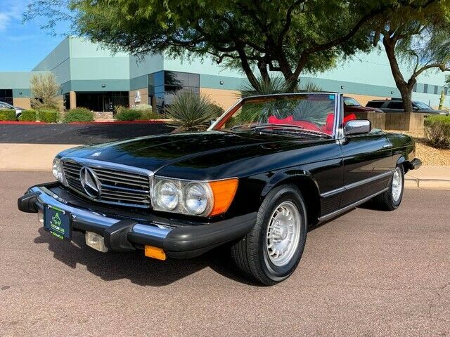 Mercedes-Benz SL-Class 1978 image number 1