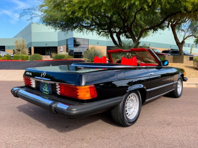 Mercedes-Benz SL-Class 1978 image number 30