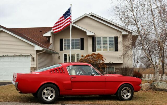 Ford Mustang 1965 image number 2