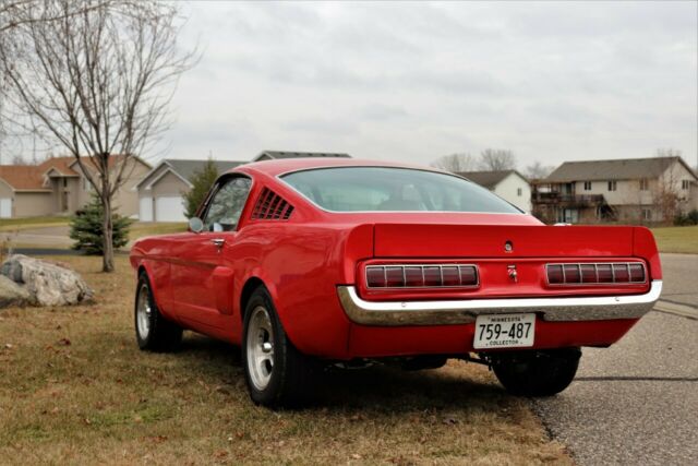 Ford Mustang 1965 image number 29