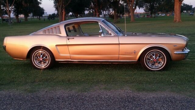 Ford Mustang 1966 image number 27