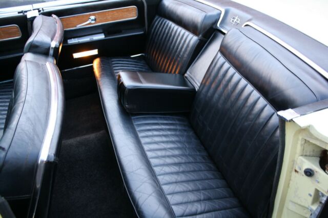 Lincoln Continental 1961 image number 42