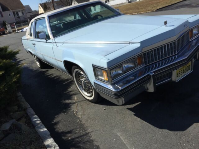 Cadillac DeVille 1978 image number 2