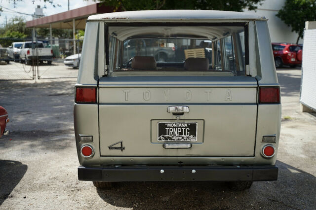 Toyota Land Cruiser 1971 image number 28