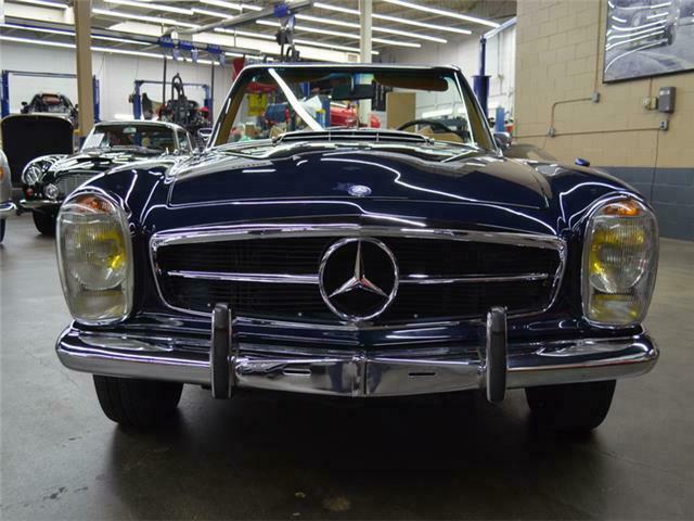 Mercedes-Benz SL-Class 1971 image number 14