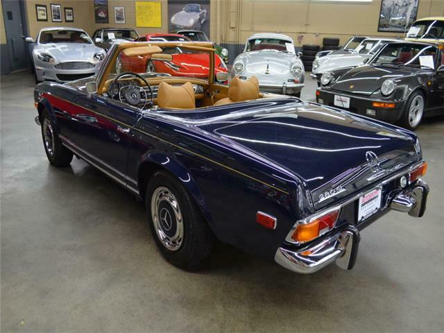 Mercedes-Benz SL-Class 1971 image number 19