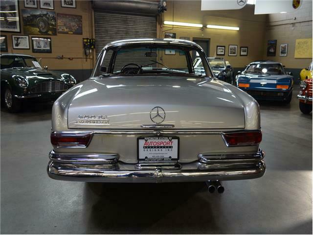 Mercedes-Benz 300 SE Coupe 1968 image number 16