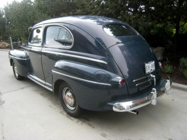 Ford Super Deluxe 1946 image number 2