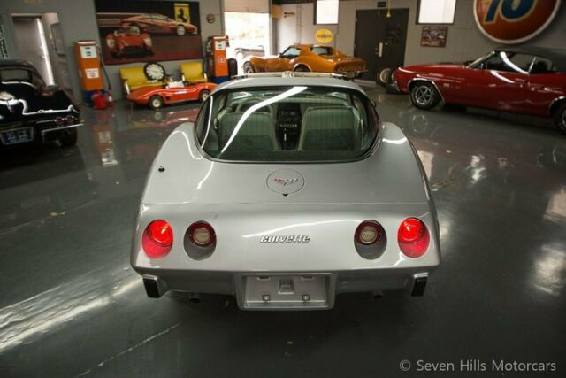 Chevrolet Corvette 1979 image number 25