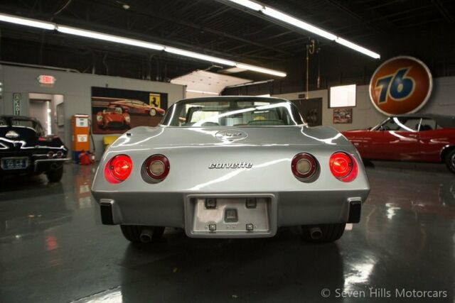 Chevrolet Corvette 1979 image number 26