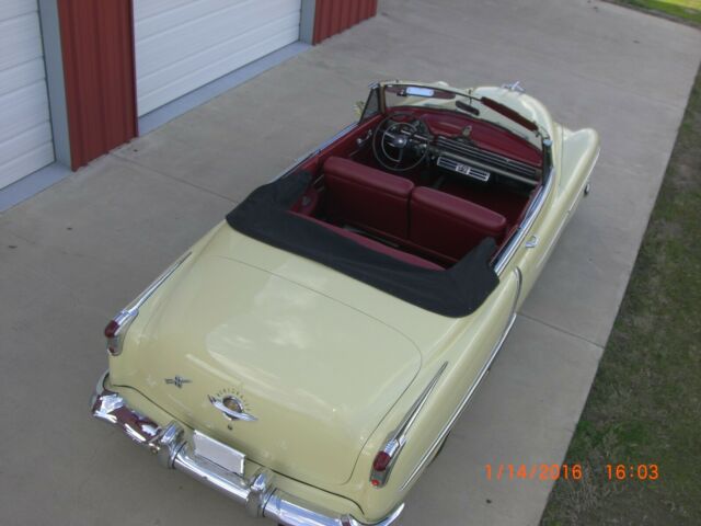 Oldsmobile Eighty-Eight 1951 image number 22