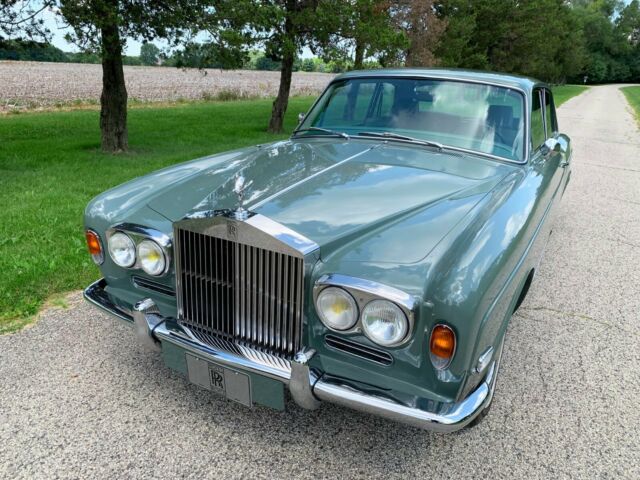 Rolls-Royce Corniche 1970 image number 2