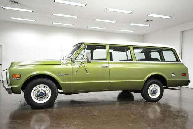 Chevrolet Suburban 1971 image number 27