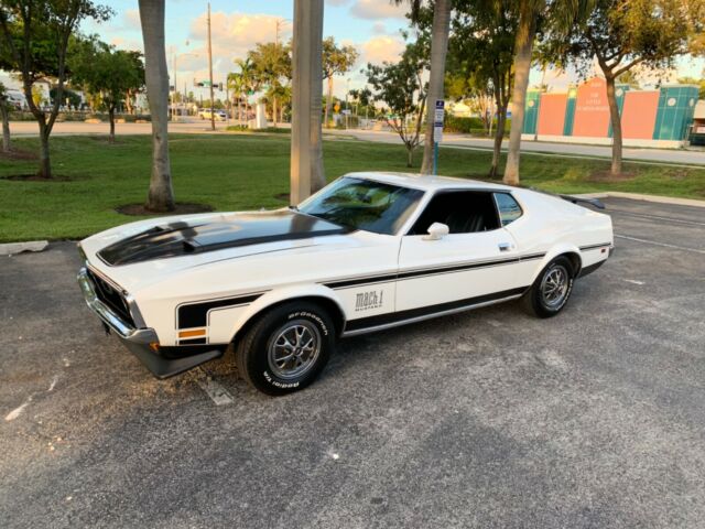 Ford Mustang 1971 image number 26