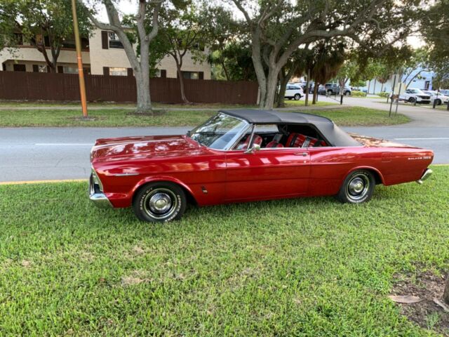 Ford Galaxie 1966 image number 24