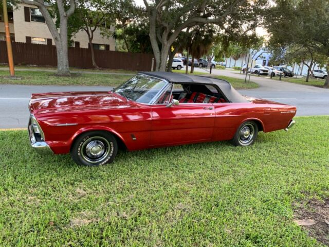 Ford Galaxie 1966 image number 26