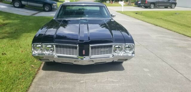 Oldsmobile Cutlass 1970 image number 0