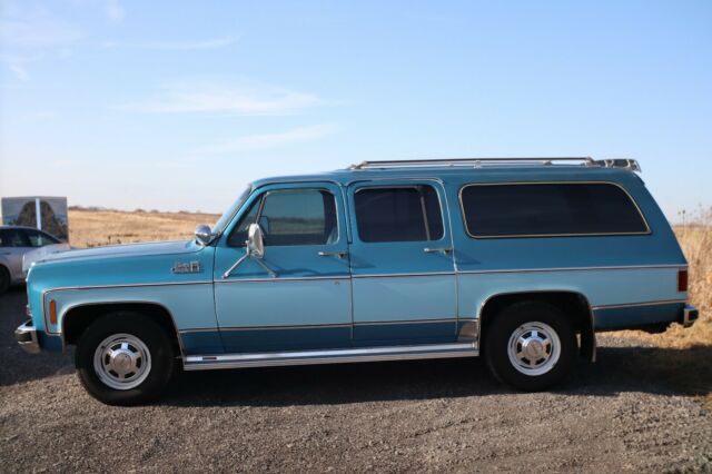 GMC Suburban 1978 image number 2