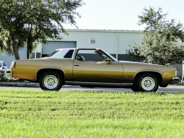 Pontiac Grand Prix 1976 image number 31