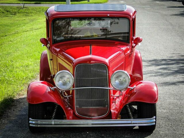 Ford 5-Window Coupe 1932 image number 16