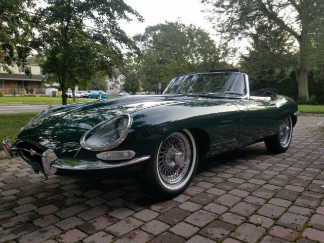 Jaguar E-Type 1962 image number 25