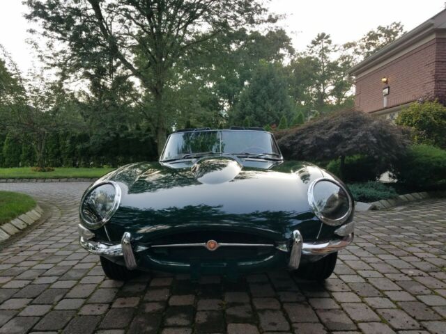 Jaguar E-Type 1962 image number 26