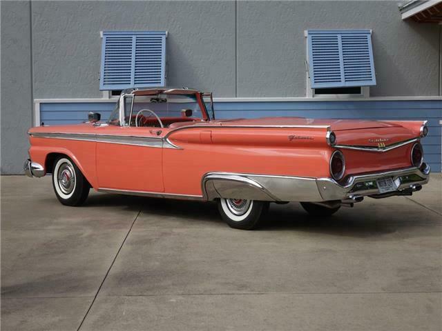 Ford Fairlane 500 Skyliner 1959 image number 23