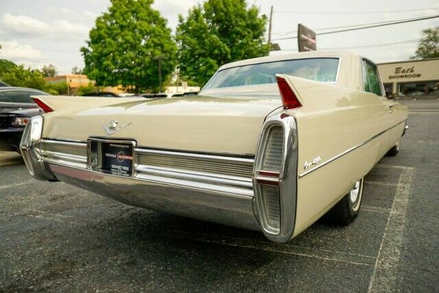 Cadillac DeVille 1964 image number 32