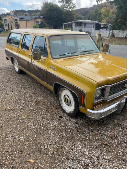 Chevrolet Suburban 1973 image number 27