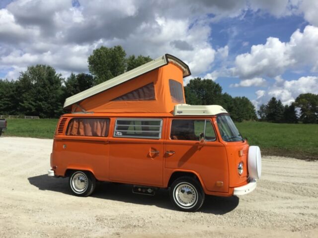 Volkswagen Bus/Vanagon 1974 image number 0