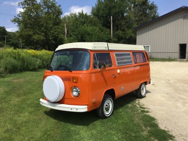 Volkswagen Bus/Vanagon 1974 image number 1