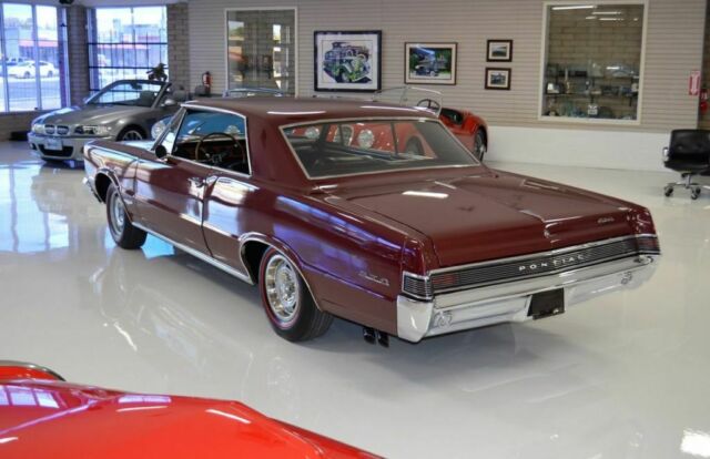 Pontiac GTO Tri-Power Hardtop Coupe 1965 image number 7